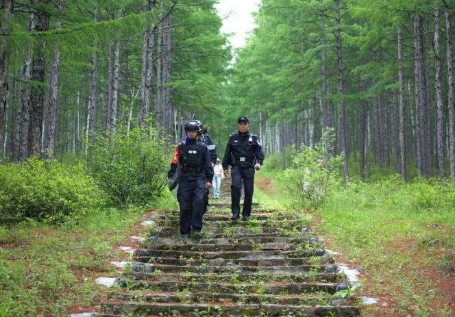 兴安岭上来了群“警察亲戚”…… 